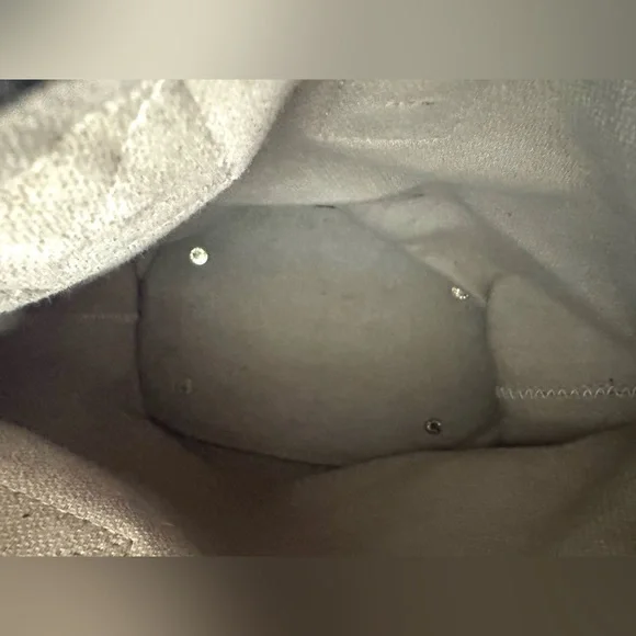 ✨Vintage Dooney & Bourke Brown Shoulder Bag with Structured Design✨ - Picture 12 of 16